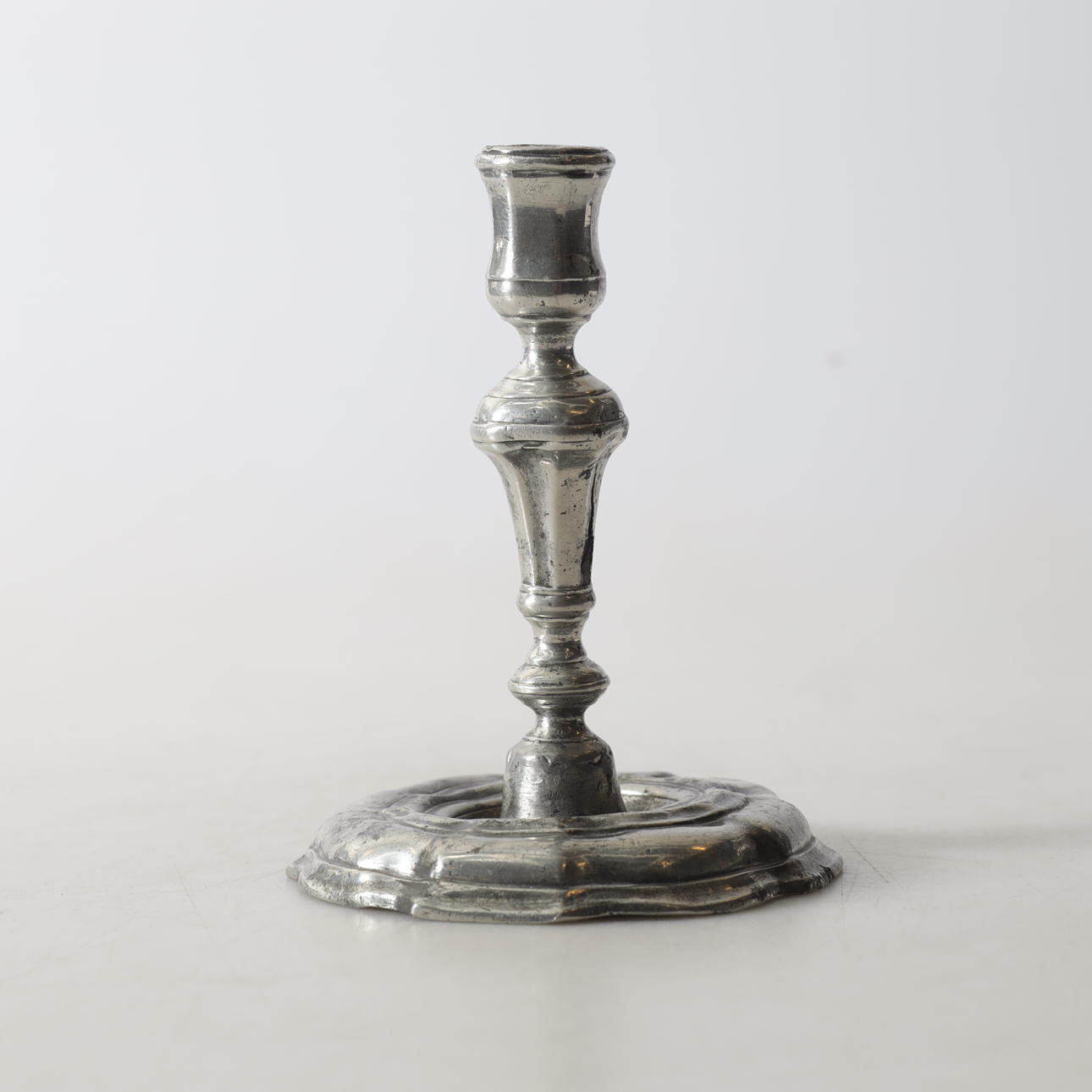 LJUSSTAKE, tenn, rokoko, 1700-tal.