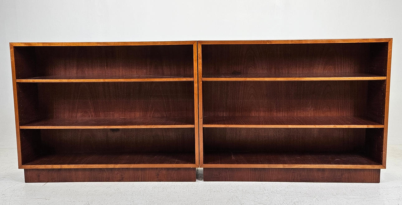 A pair of 1930s bookcases.