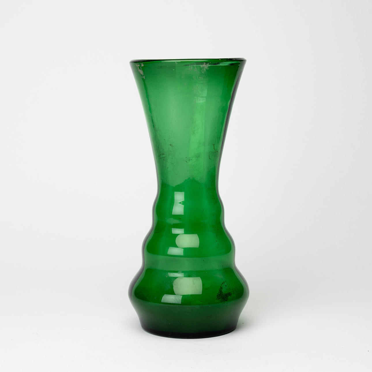VASE, green glass, unsigned, 1930s/1940s.