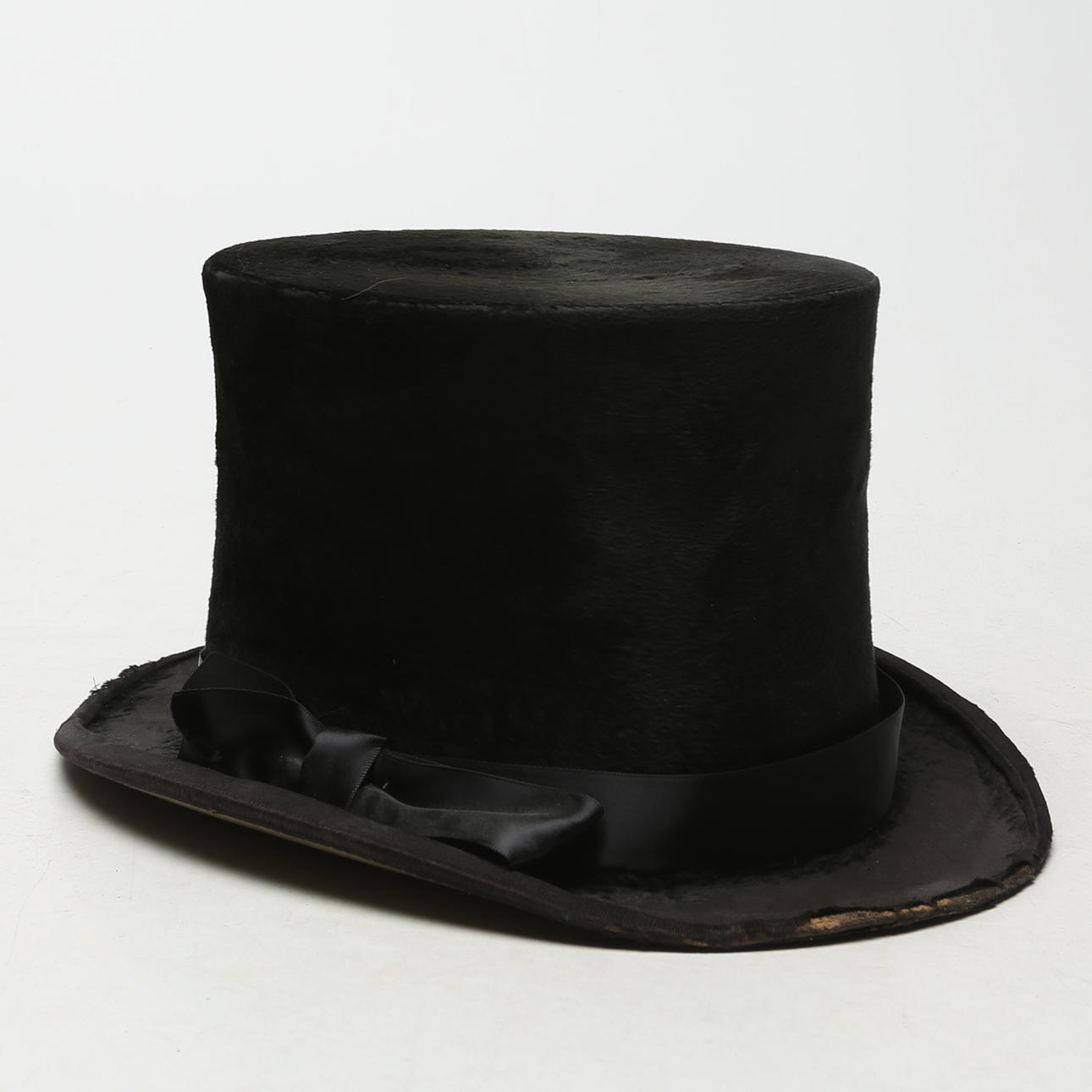 A cylinder hat, early 20th century.