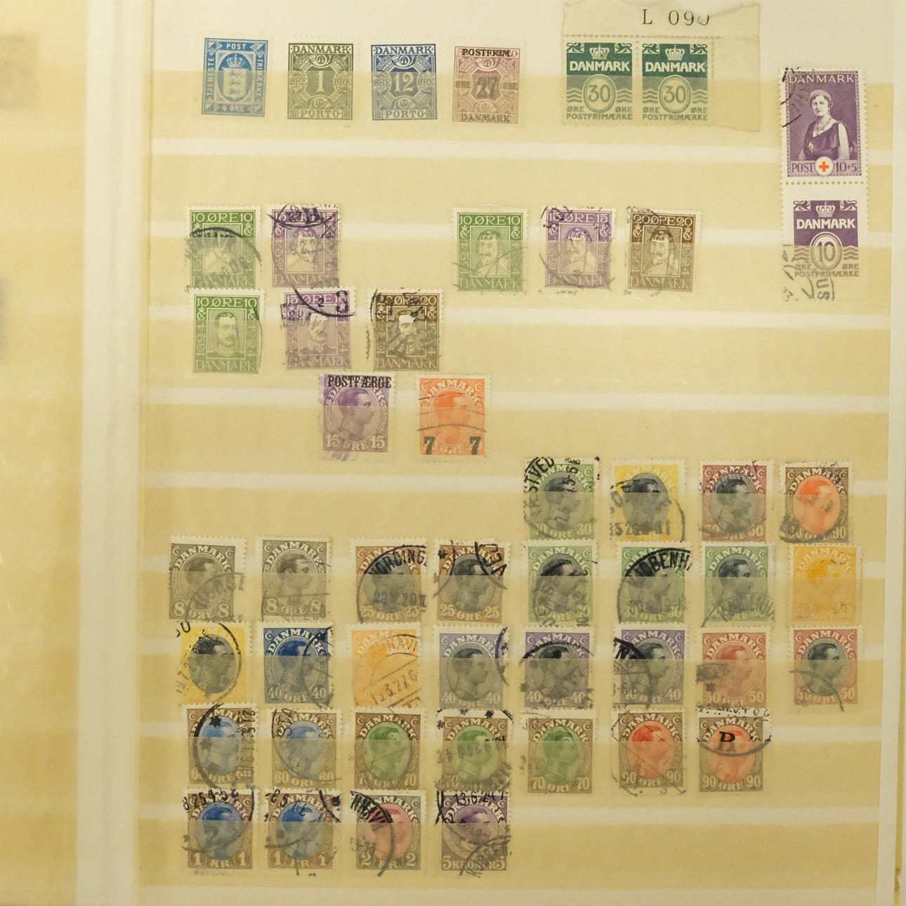 COLLECTION OF STAMPS.