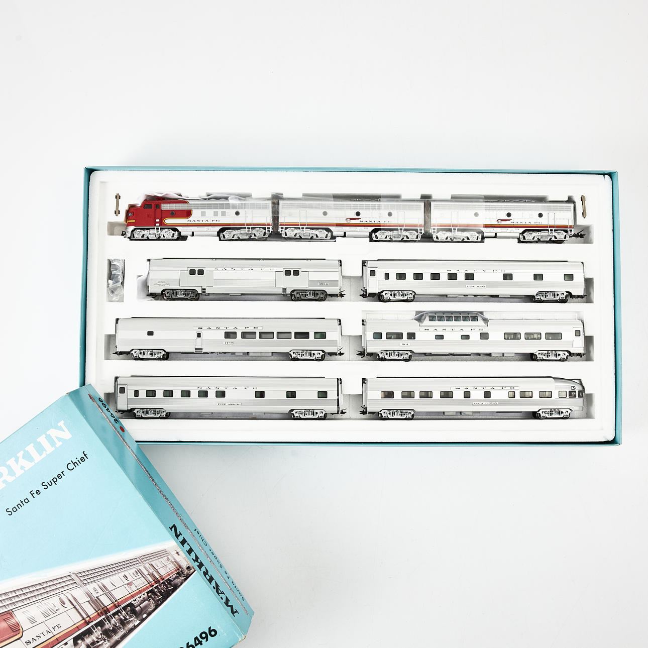 MÄRKLIN, 26496, train set, 9 dlr., “Santa Fe Super Chief”, H0.