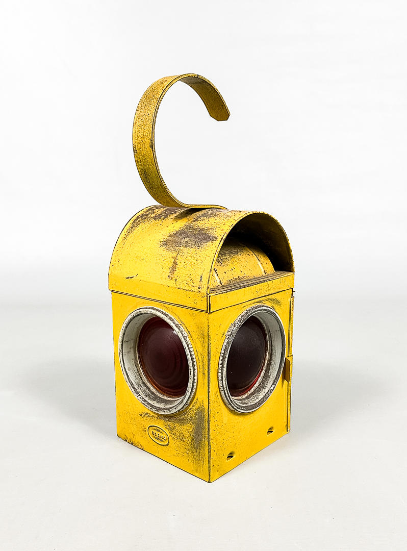 SIGNALLYKTA, metall, glas, 1900-tal.