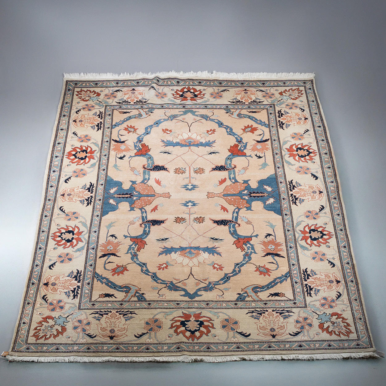 MATTA, Heriz, 425 x 306 cm.