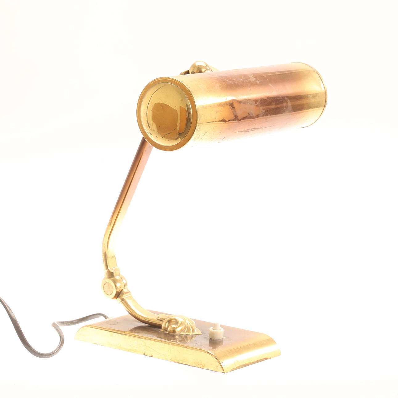 A brass table lamp, 20th century.