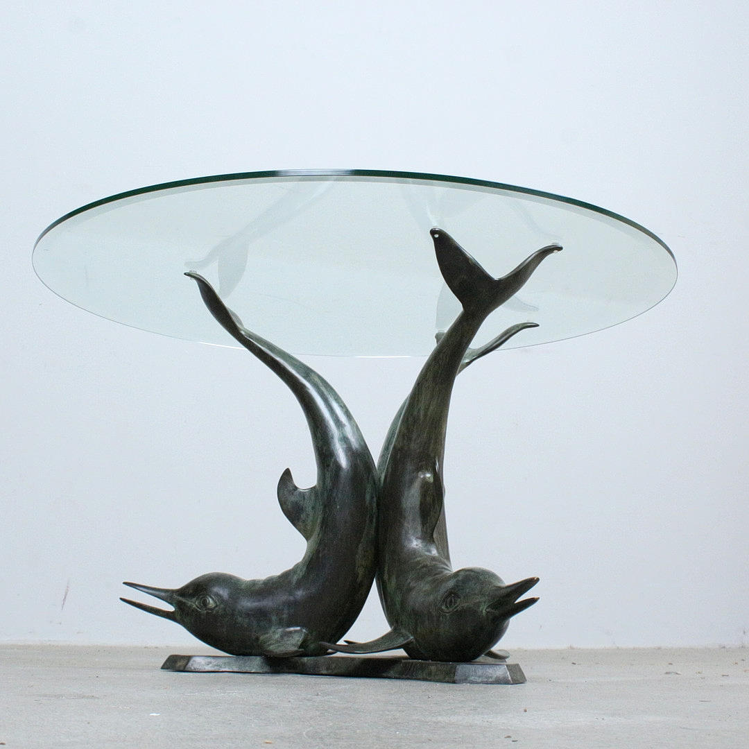 Sculptural coffee table/Coffeetable 'Dolphins', brass, glass.
