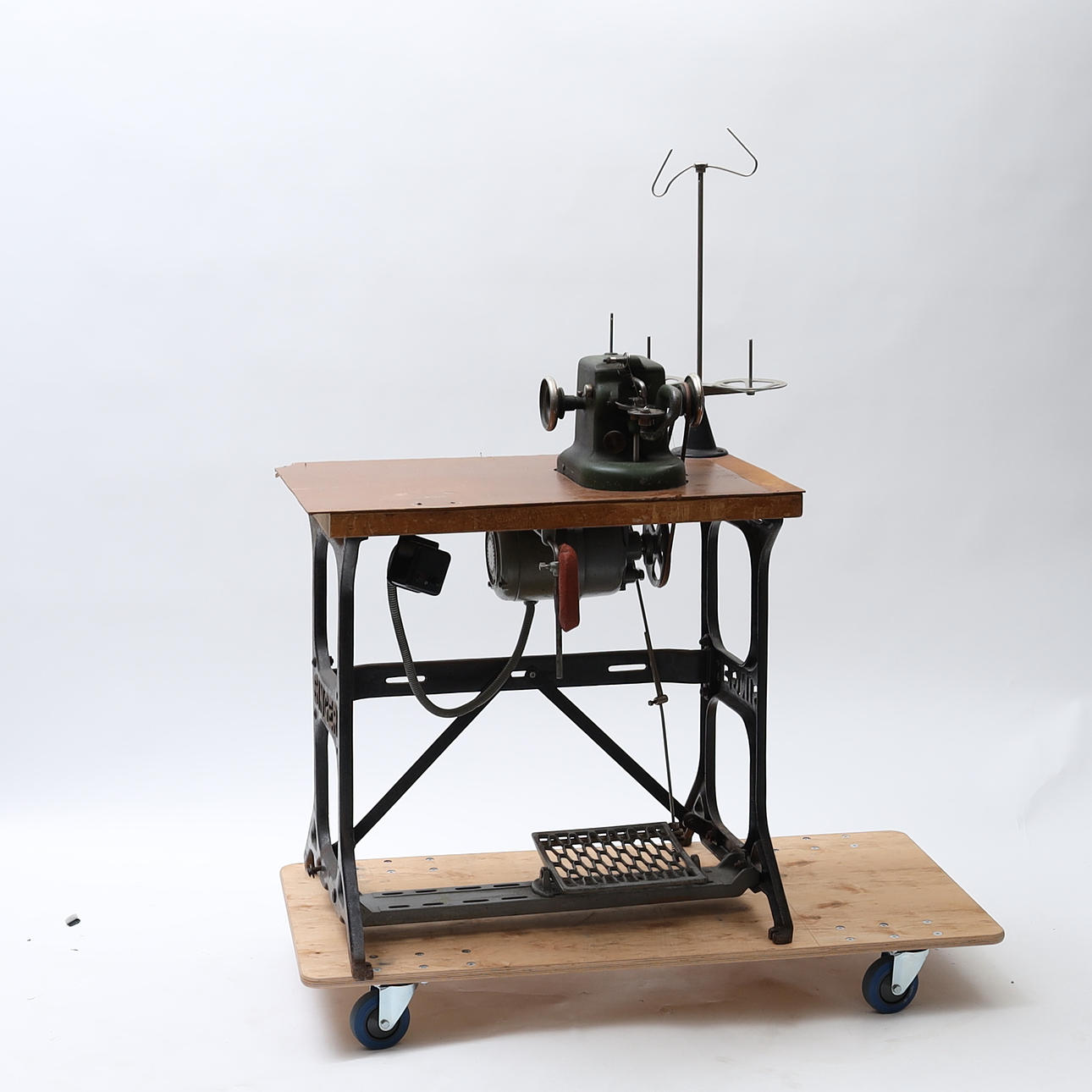 CIRCULAR SEWING MACHINE, sewing machine, Master, K.M Brunnström Osby ...