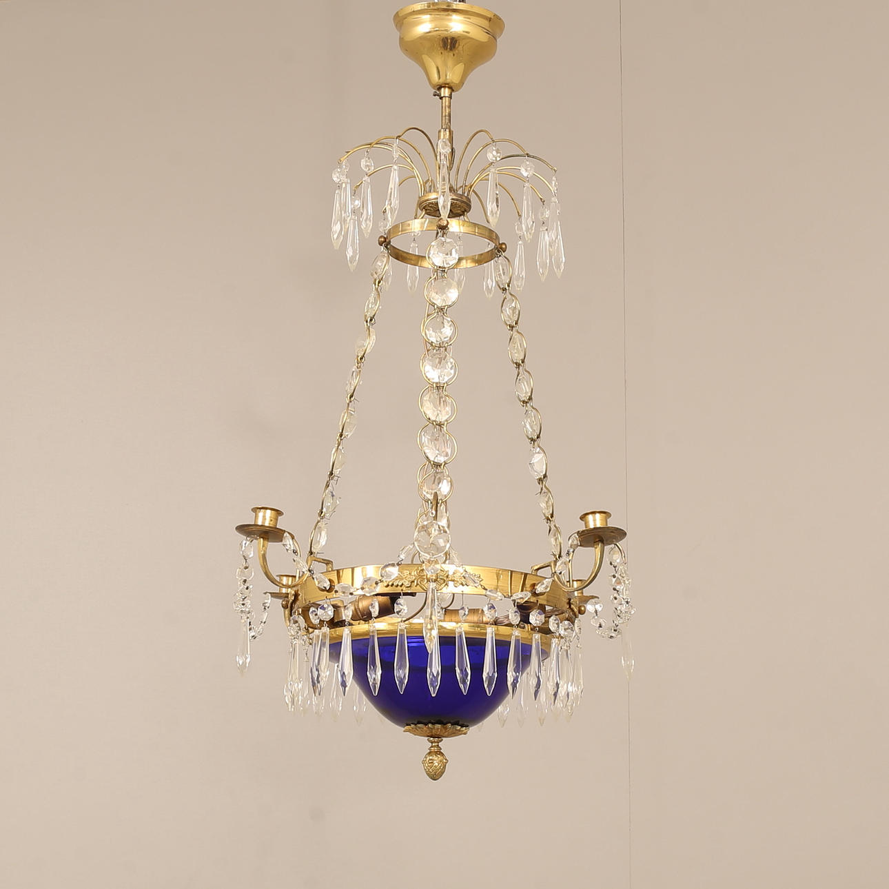 LJUSKRONA, mässing med prismor, 1900-tal.