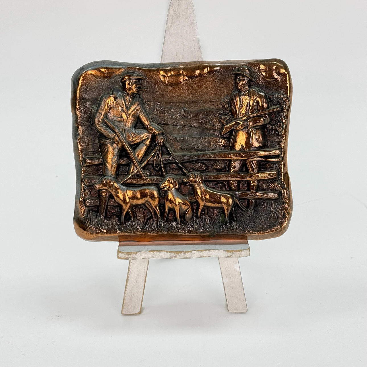 WALL RELIEF - Hunters with dogs.