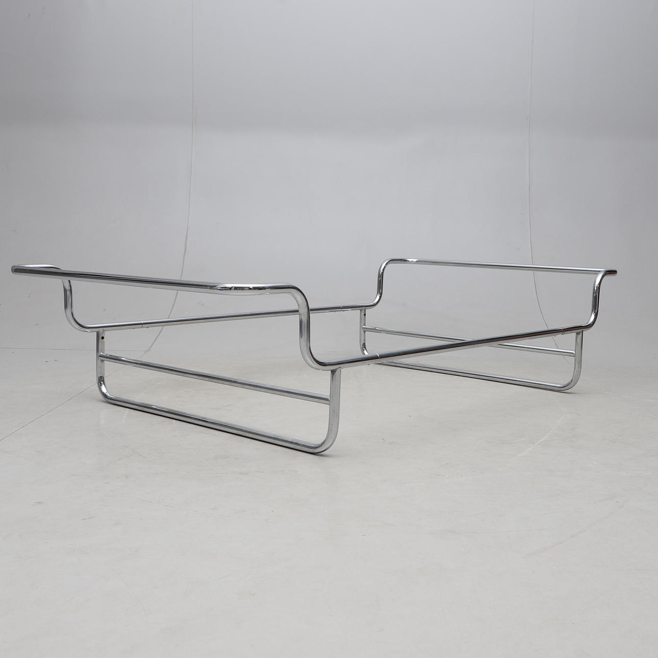 BRUNO MATHSSON. SÄNGRAM, "ULLA", DUX.