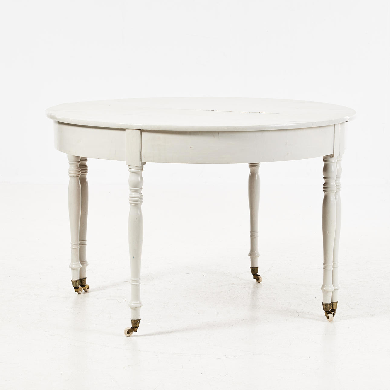 BORD, sk. "halvmånebord", 1800-tal.