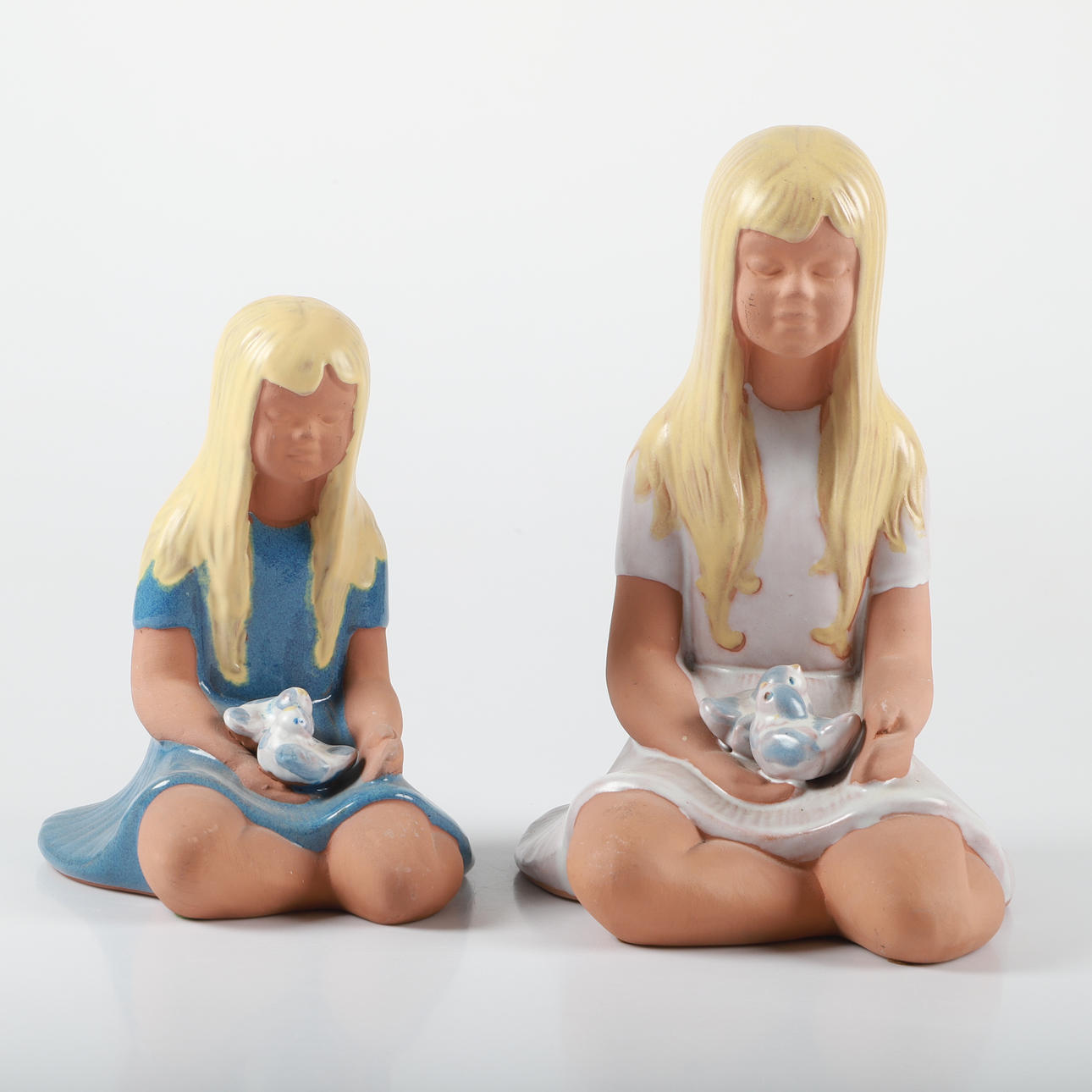 EDIT RISBERG. Figurines, 2 pieces, partially glazed ceramics, Jie.