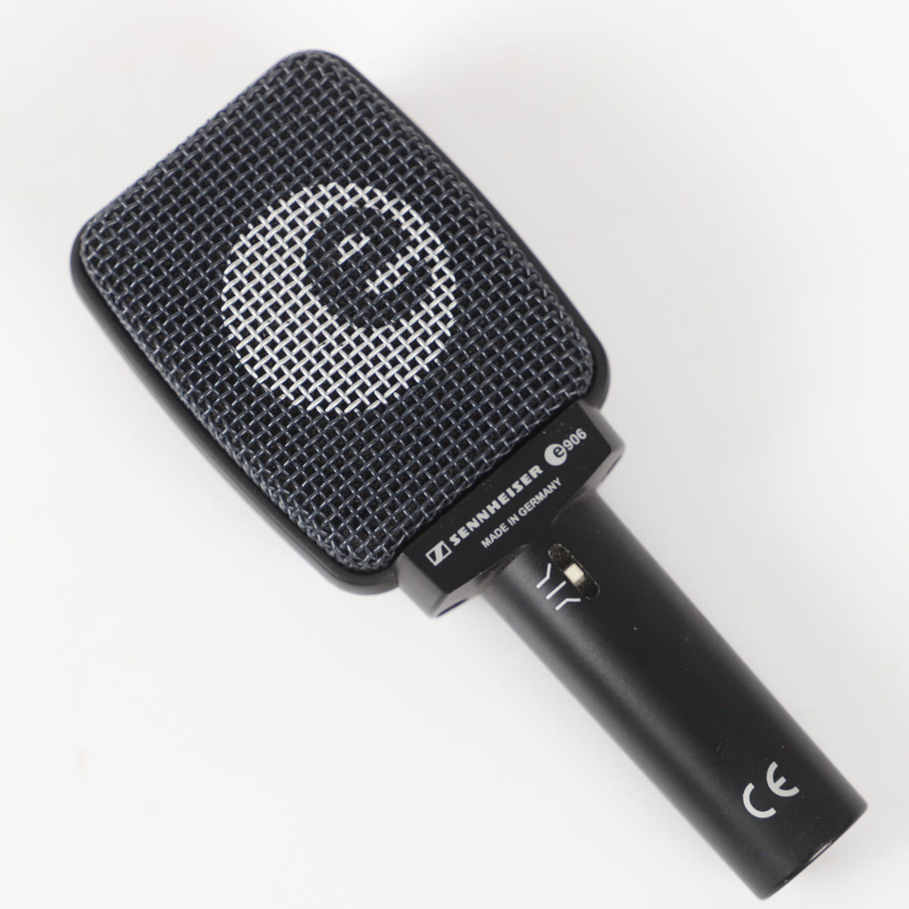MICROPHONE, e906, Sennheiser, Germany.