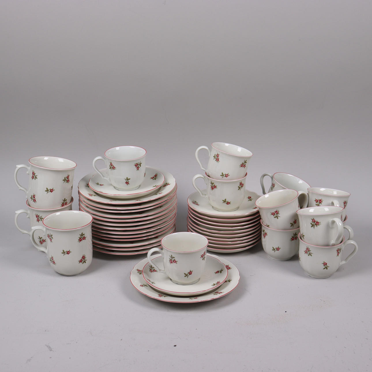 COFFEE SET, “Sara”, Tablecloth, 41 pieces.
