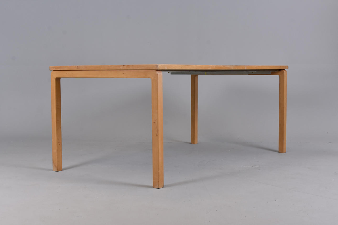 RUD THYGESEN & JOHNNY SORENSEN. Table.