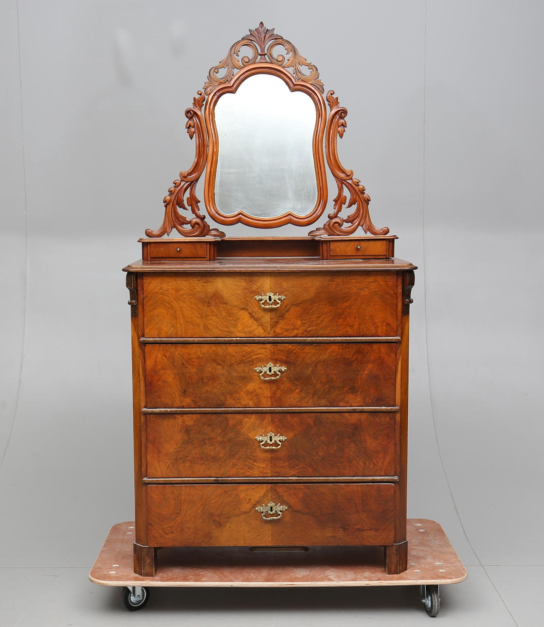 SPEGELBYRÅ, 1800-talets andra hälft.