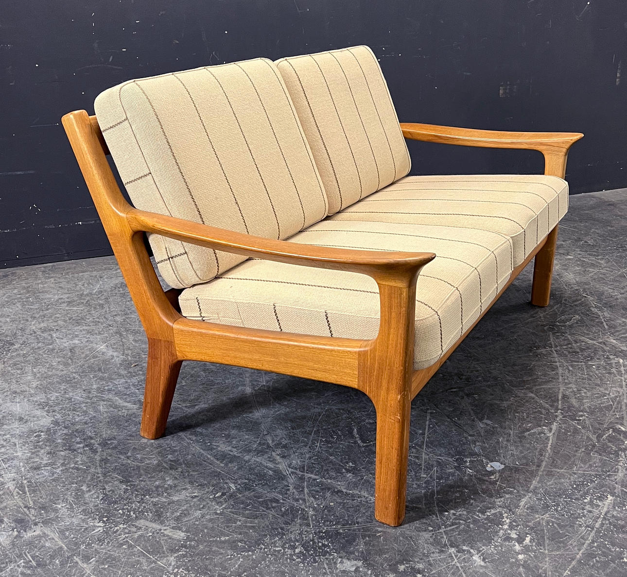 JUUL KRISTENSEN. SOFA.