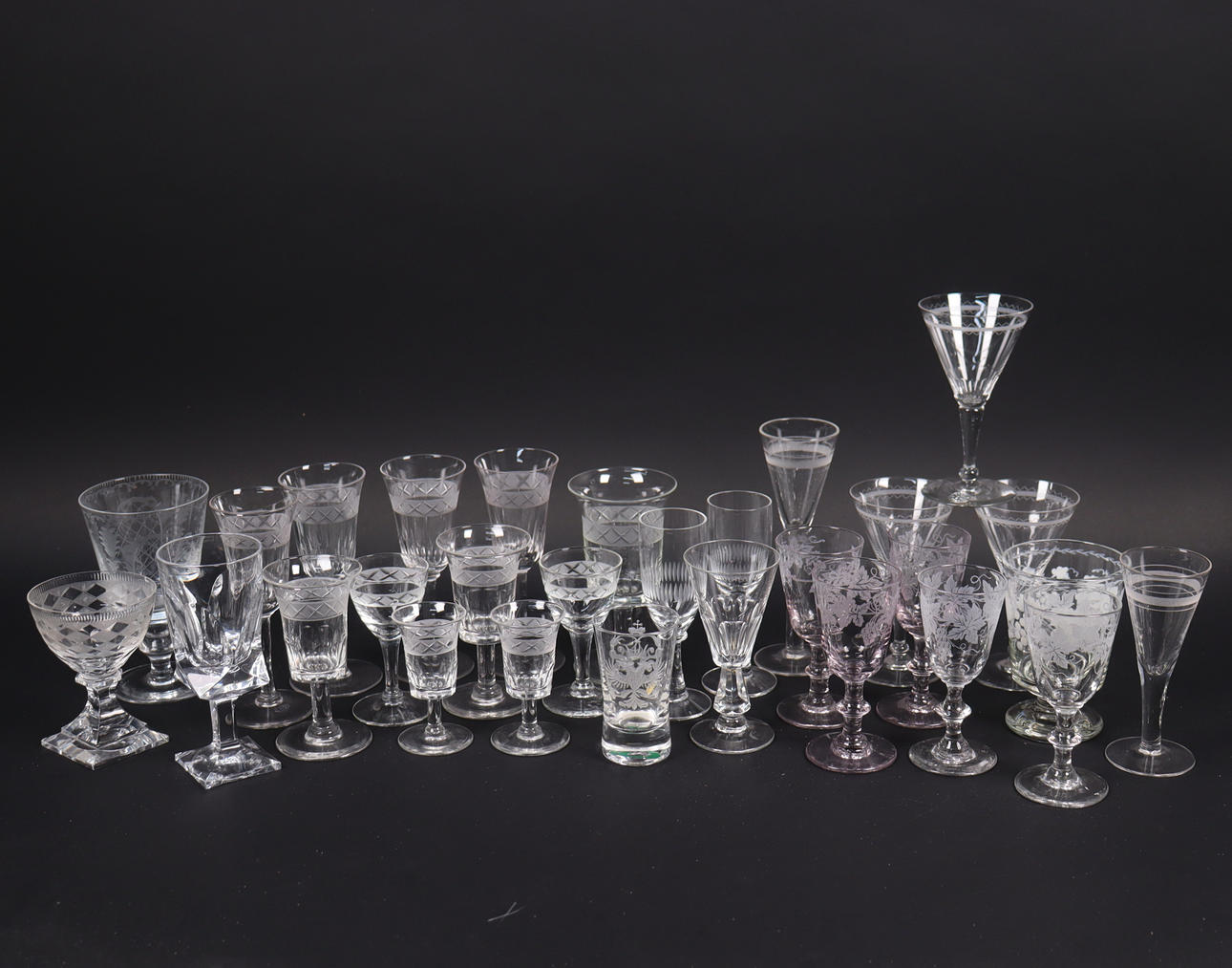 MISCELLANEOUS OLDER GLASS, different models, 28 pcs.