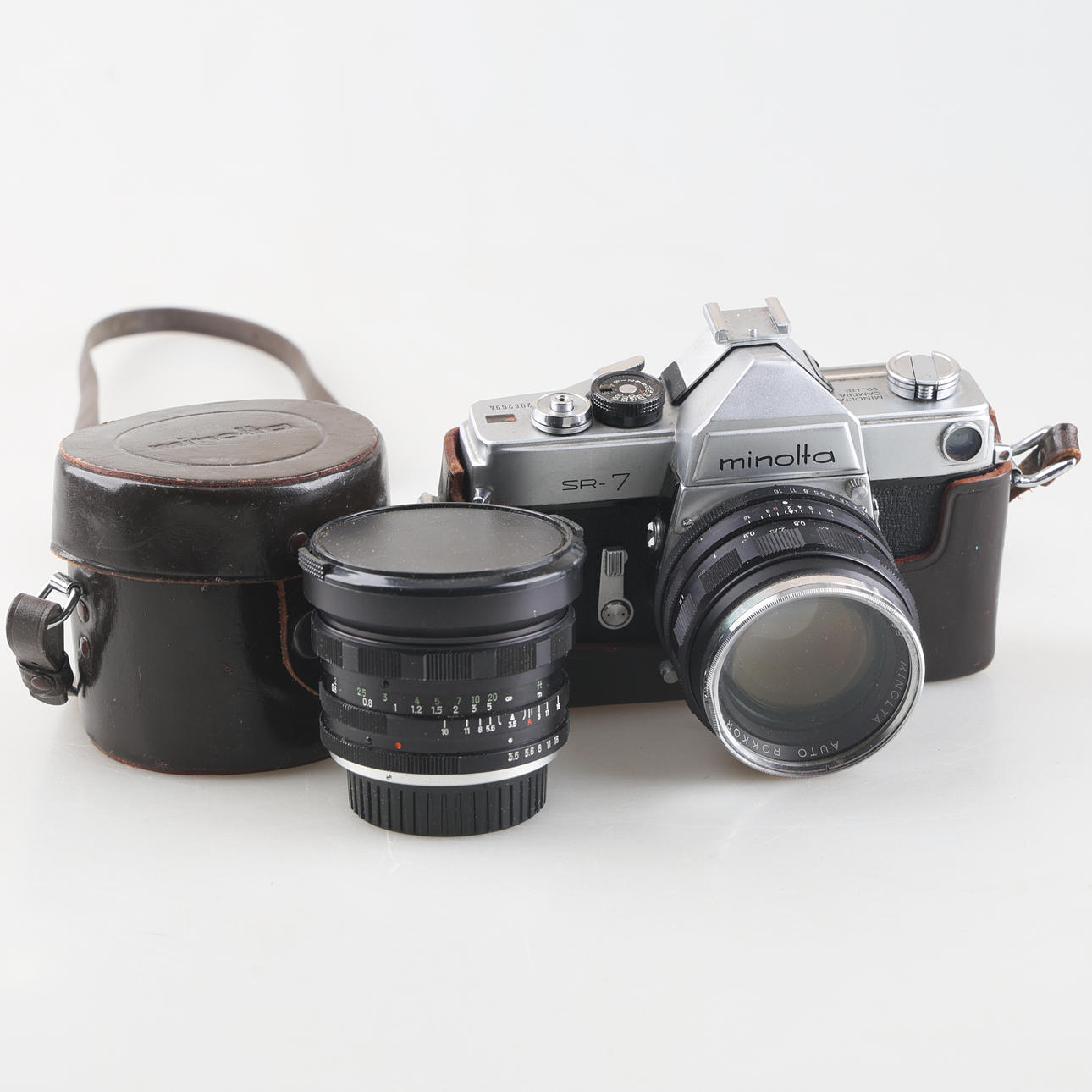 KAMERA SAMT 2 OBJEKTIV, Minolta SR-7, Japan.