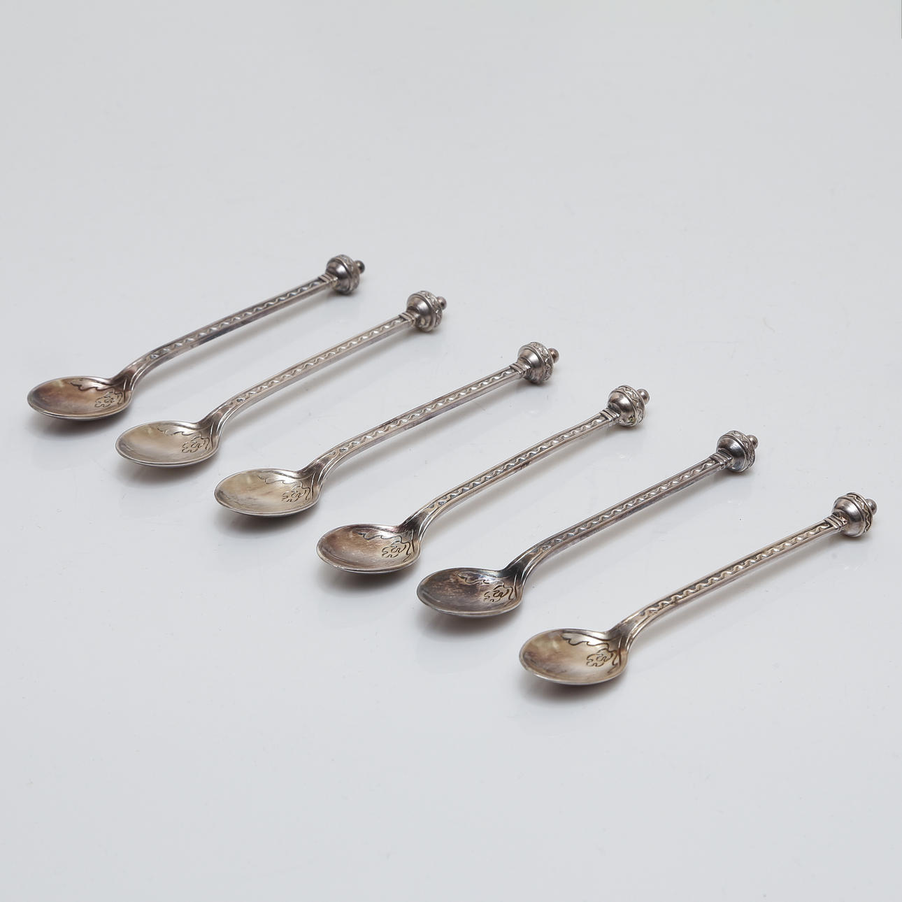 6 MOCCASKEDAR, SILVER, GAB.