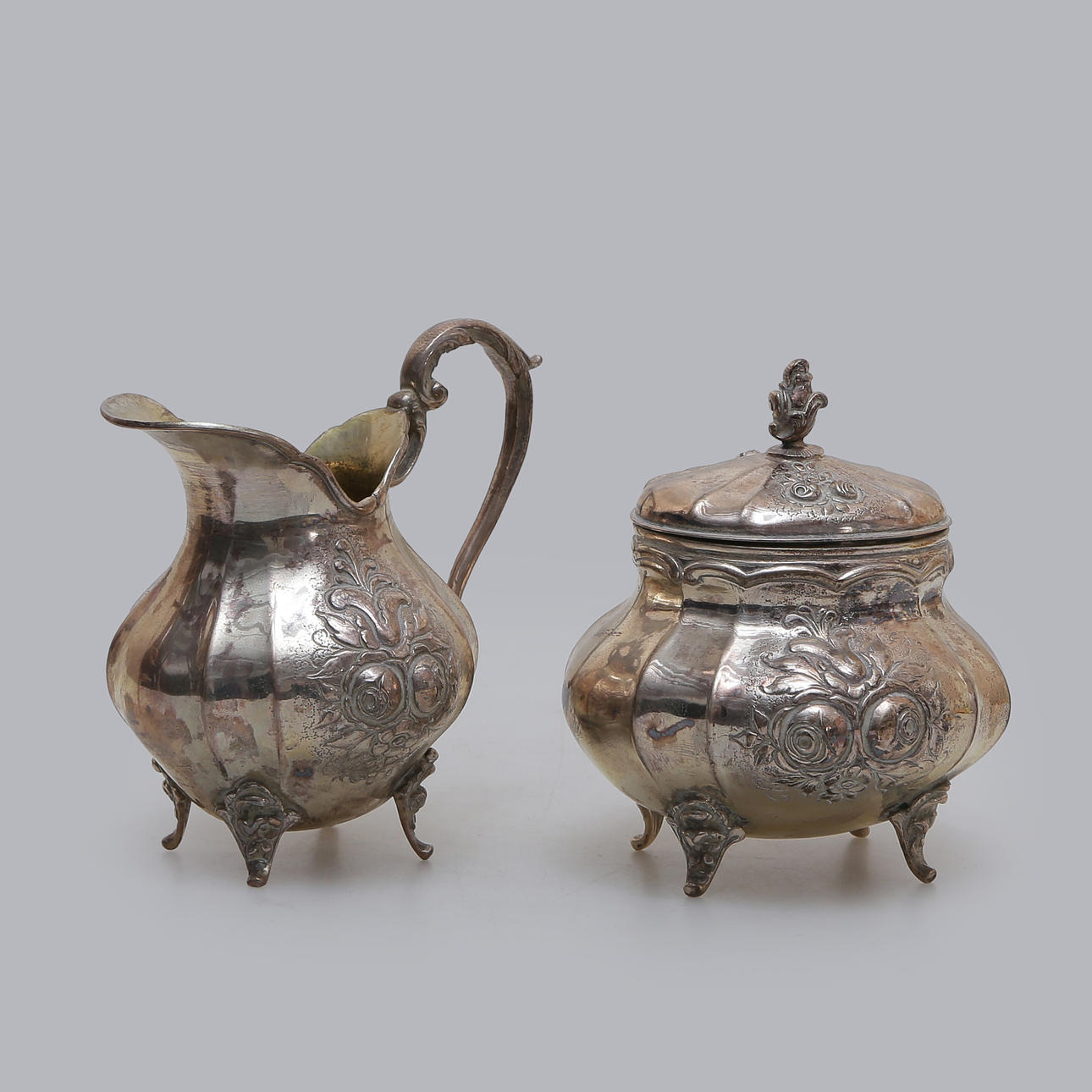 GRÄDDKANNA SAMT SOCKERSKÅL, SILVER.