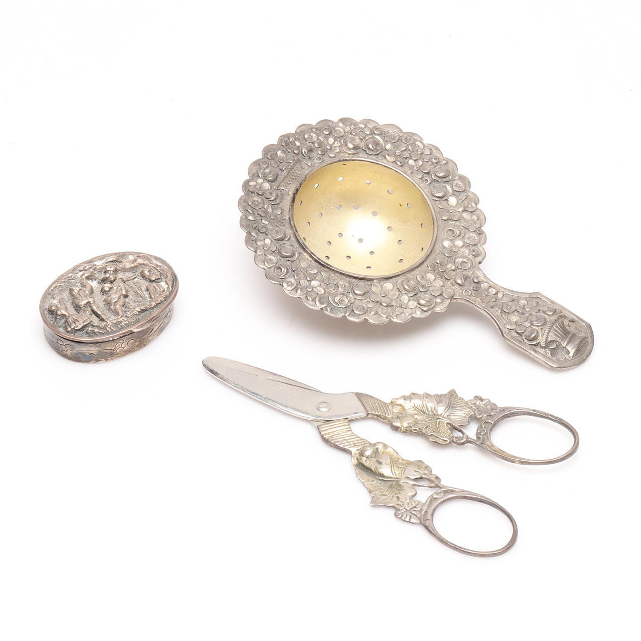 SILVER OBJECT, 3 pieces, weight approx. 107 grams.