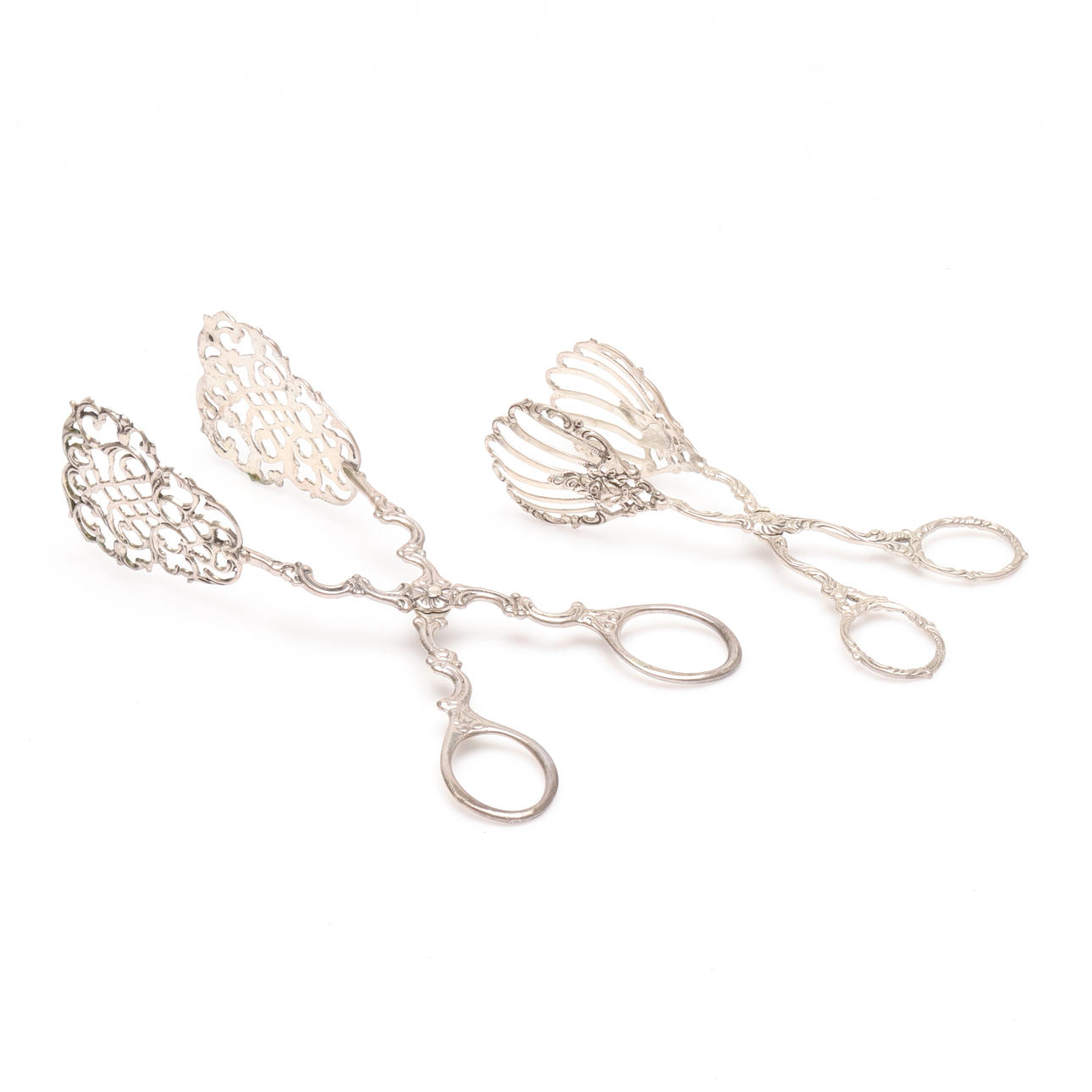 CAKE TONGS, 2 pcs, silver, weight approx. 81 grams.