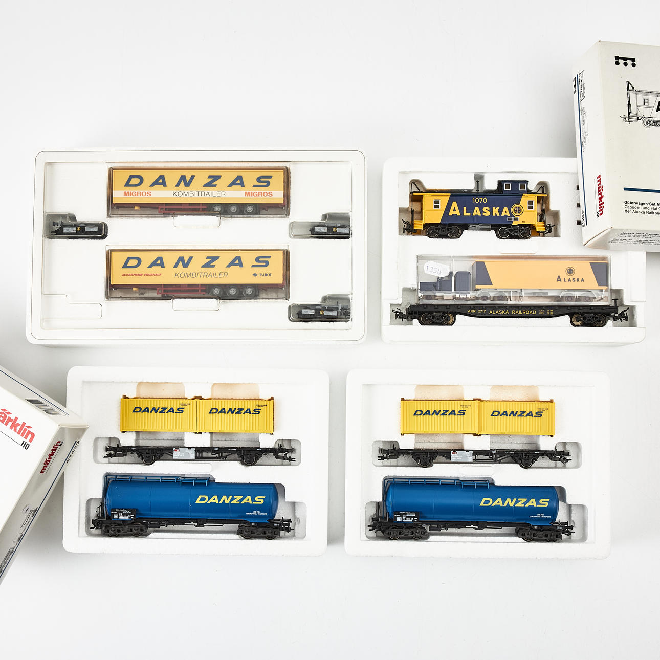 MÄRKLIN, trolley set, 8 wagons, H0.
