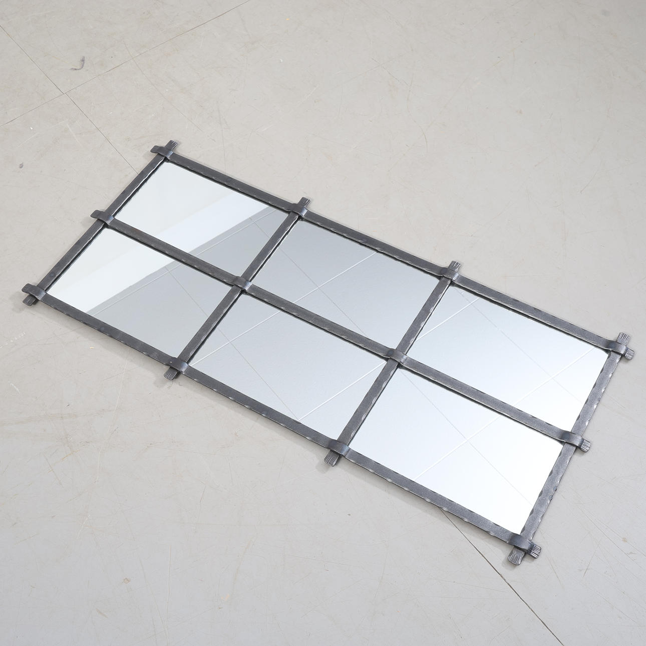 MIRROR, FORGING, CONTEMPORARY.