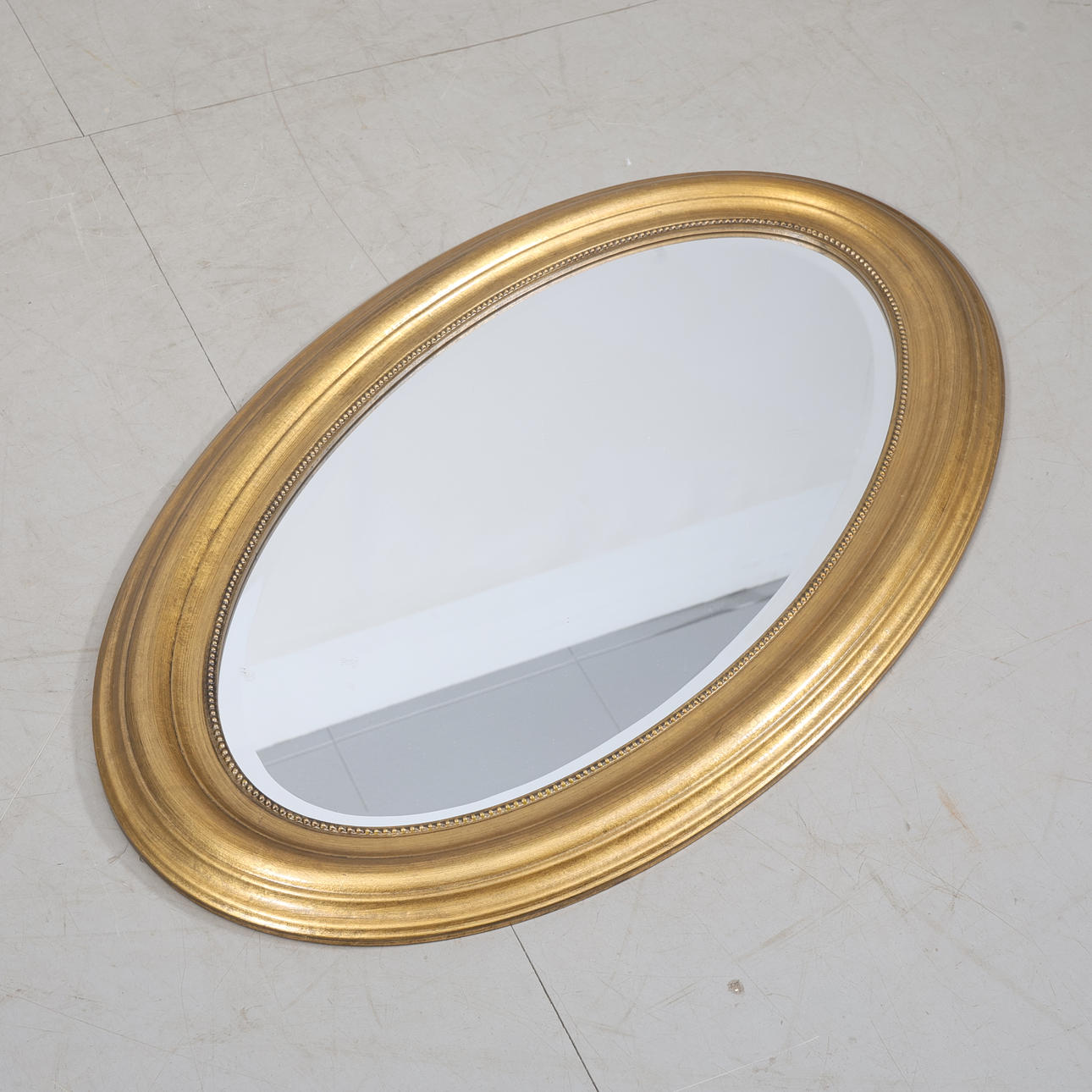 MIRROR, Ikea, “Levanger”.