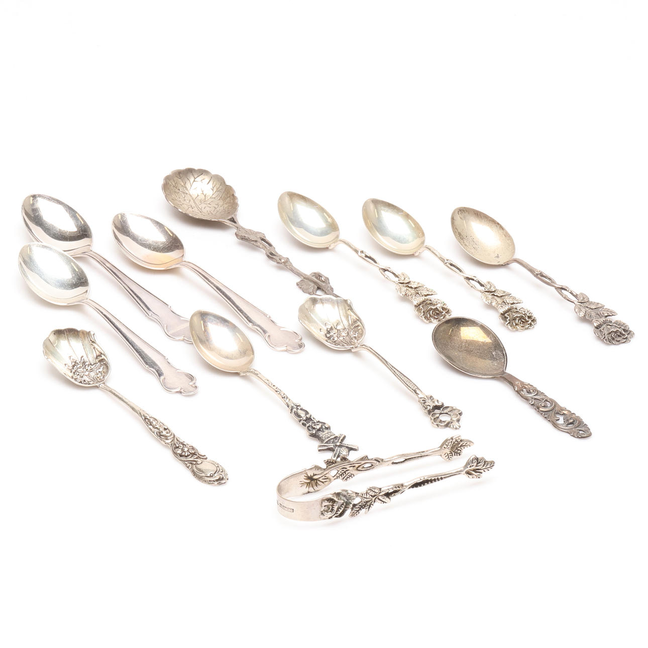 SILVER OBJECTS, 12 pieces, weight approx. 147 grams.