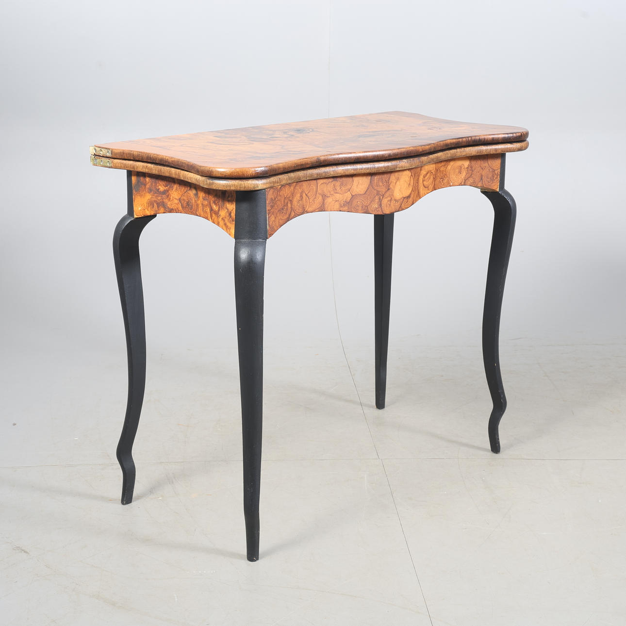 SPELBORD, bemålat, 1900-talets första hälft.