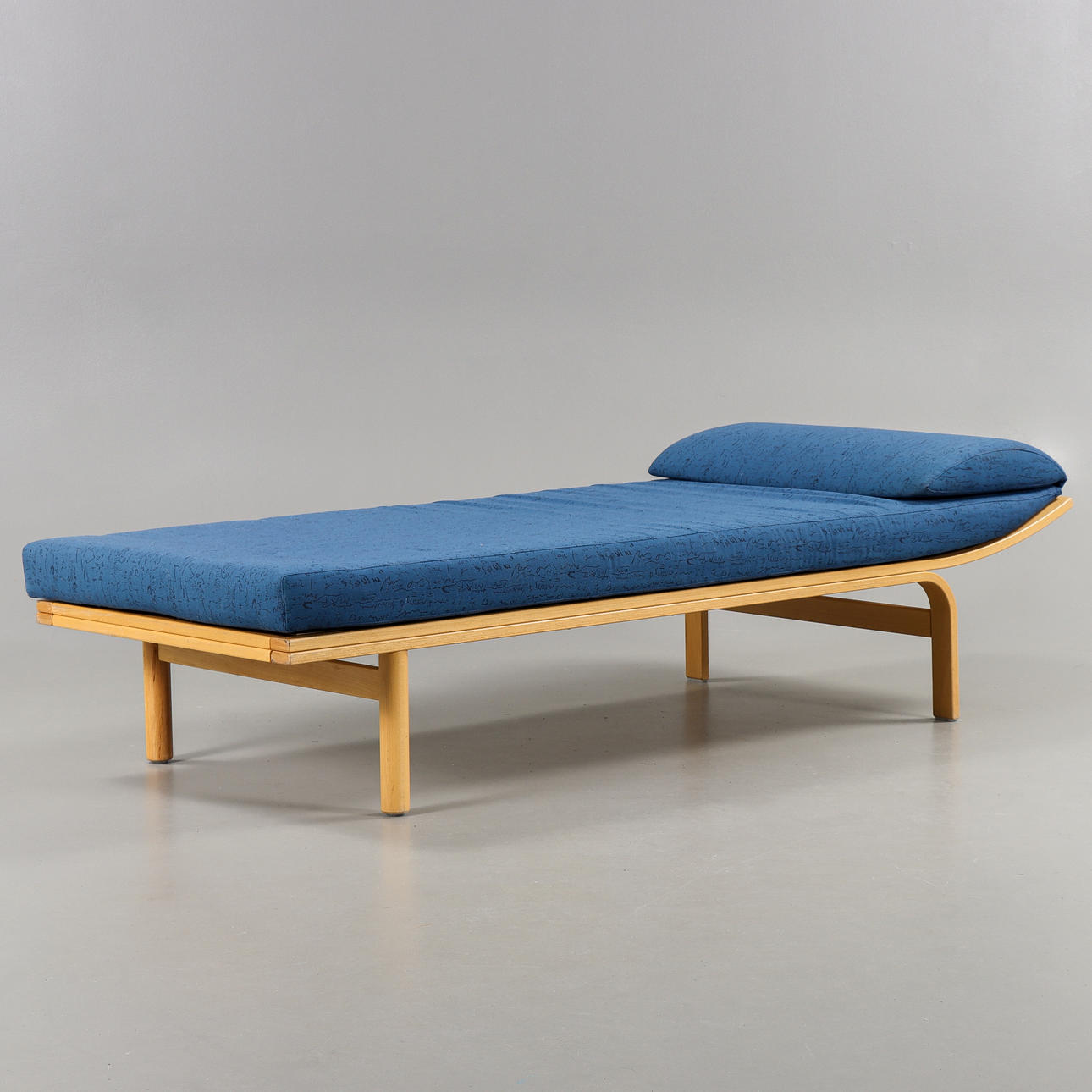 DAGBÄDD Kinnarps, samtida tillverkning.