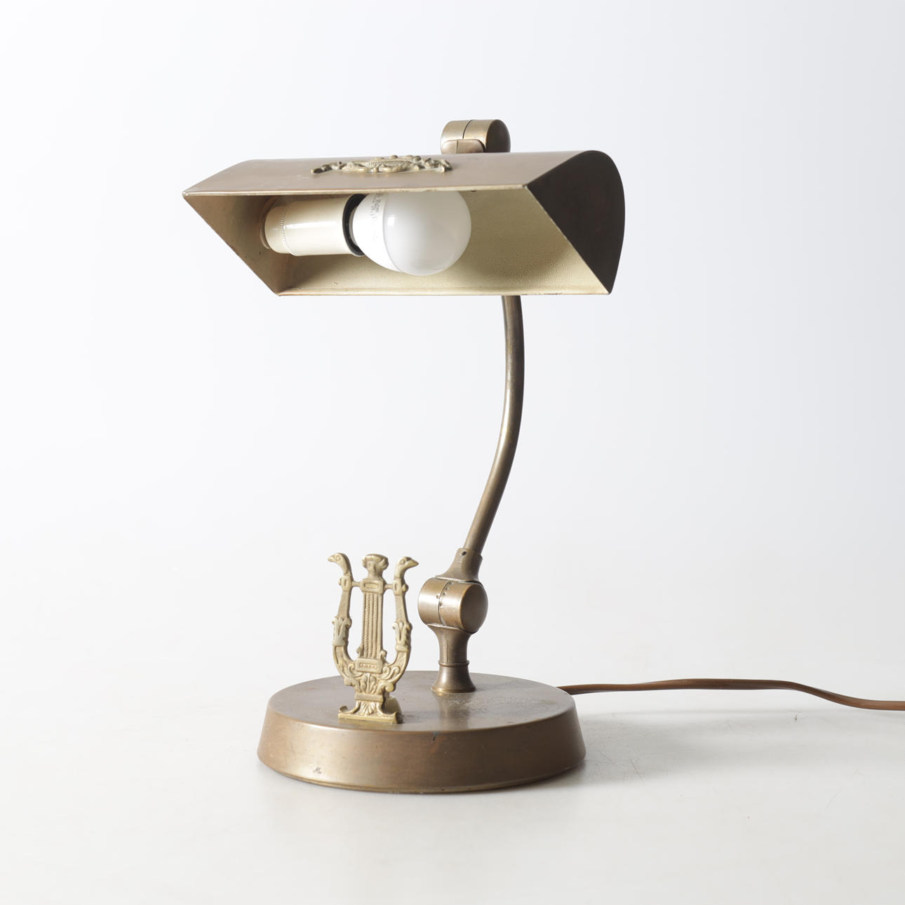 A metal table lamp, 20th century.
