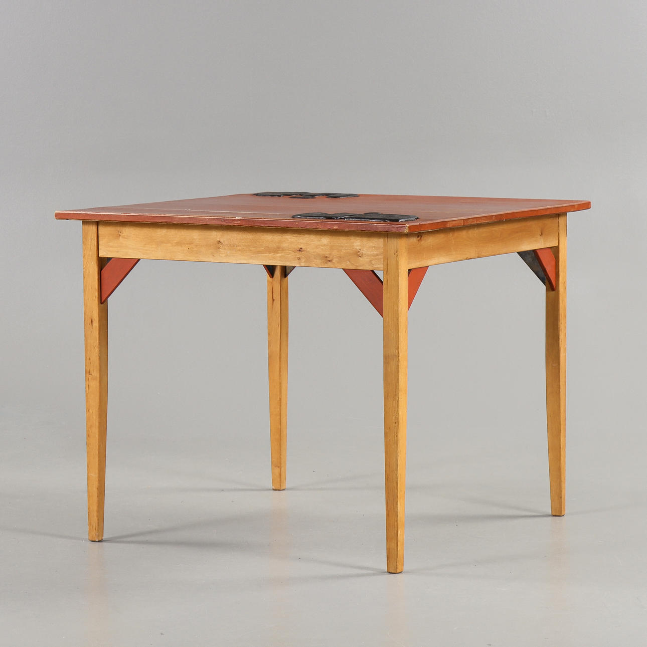 MARITA OLSSON. Table, private studio, Arvika.