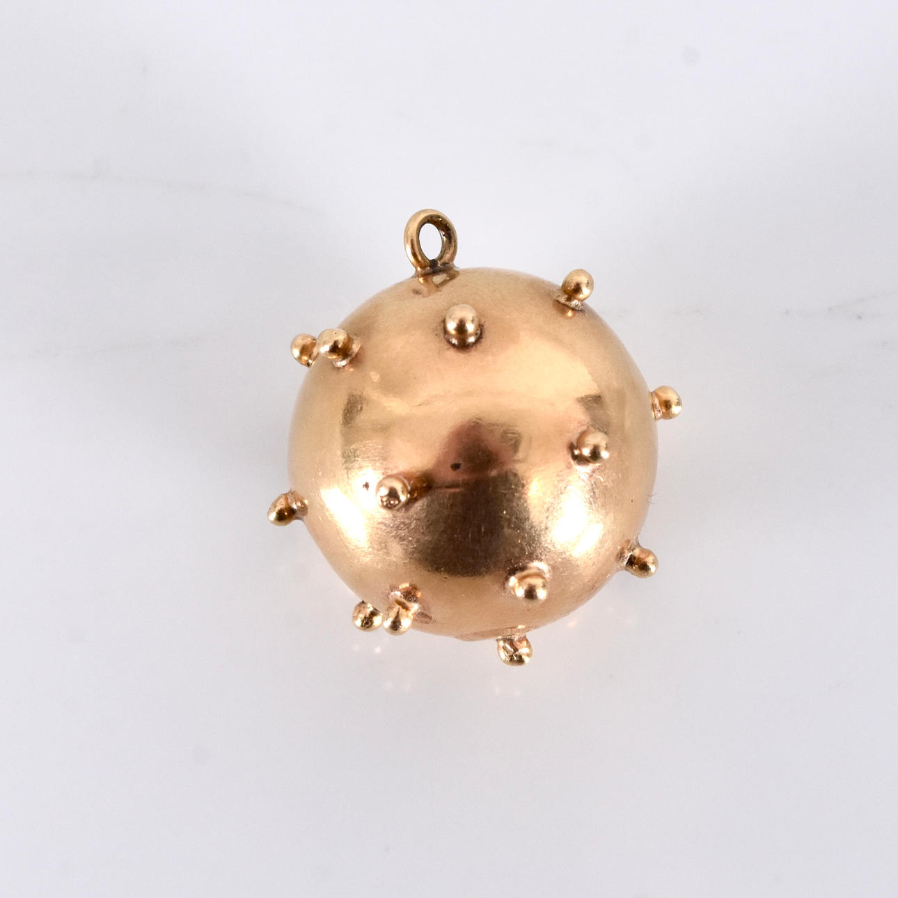 PENDANT/CHARM, orb, 18K.