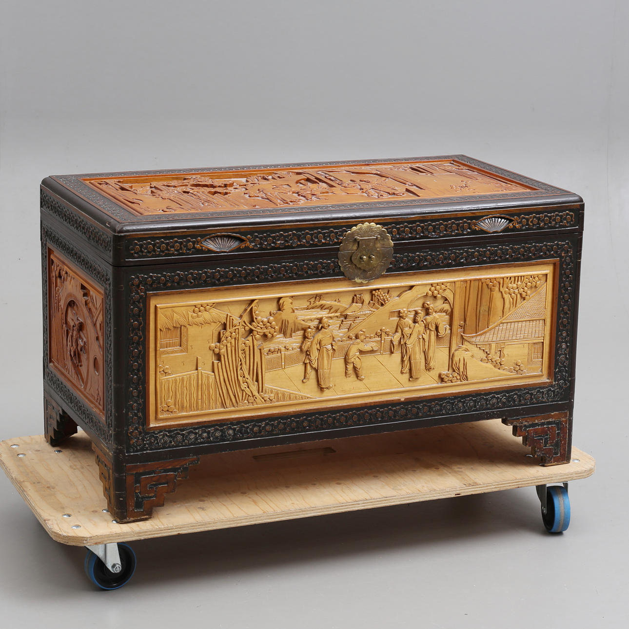 KAMFERKISTA, cropped wood, China.