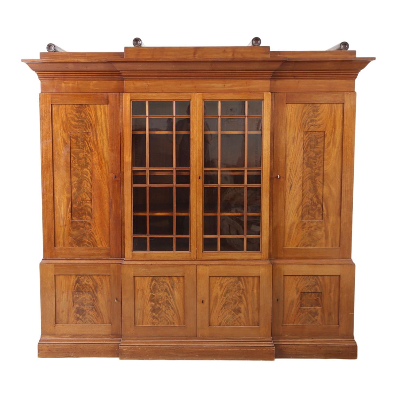 SEVERIN & ANDREAS JENSEN. Large mahogany break-front sideboard, approx. 1920.