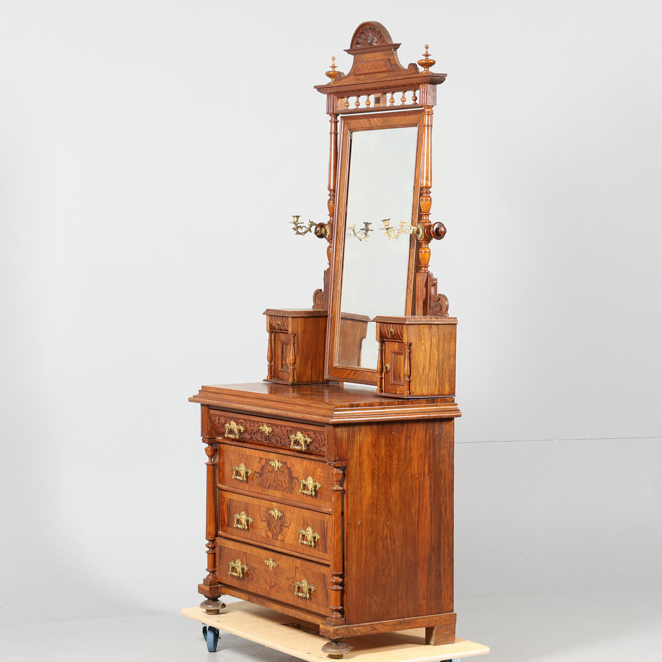 MIRROR BUREAU, Neo-Renässans.