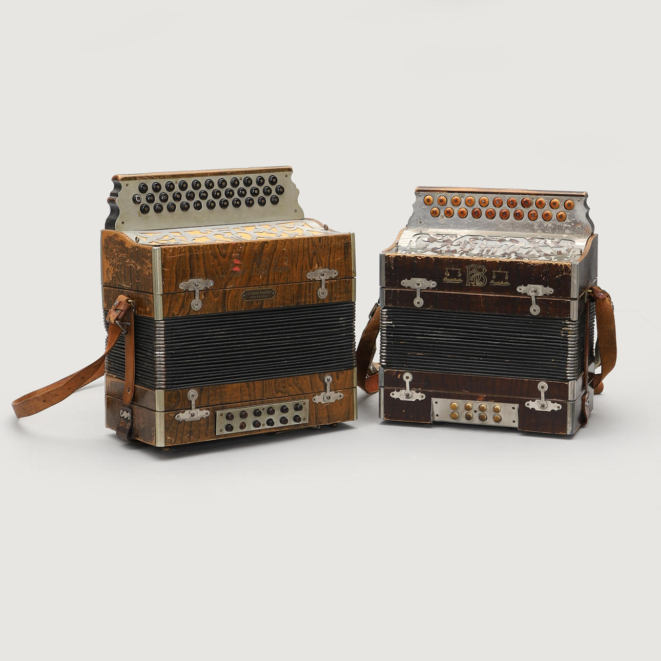 DURSPEL, 2 pcs, marked HB Registrato.