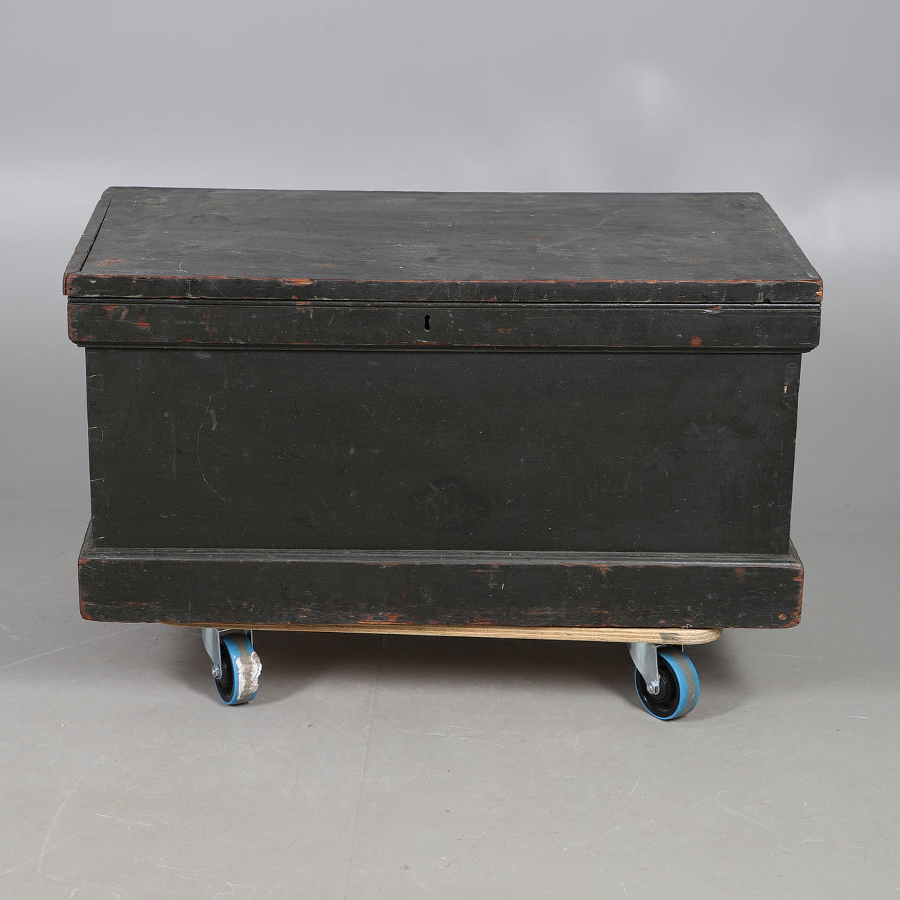 A PAINTED PINE LIFT-TOP CHEST.