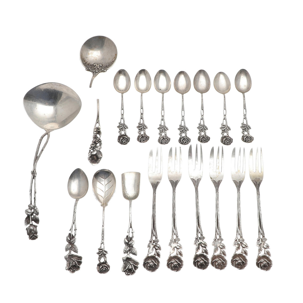 A COLLECTION OF CONTINENTAL SILVER FLATWARE.