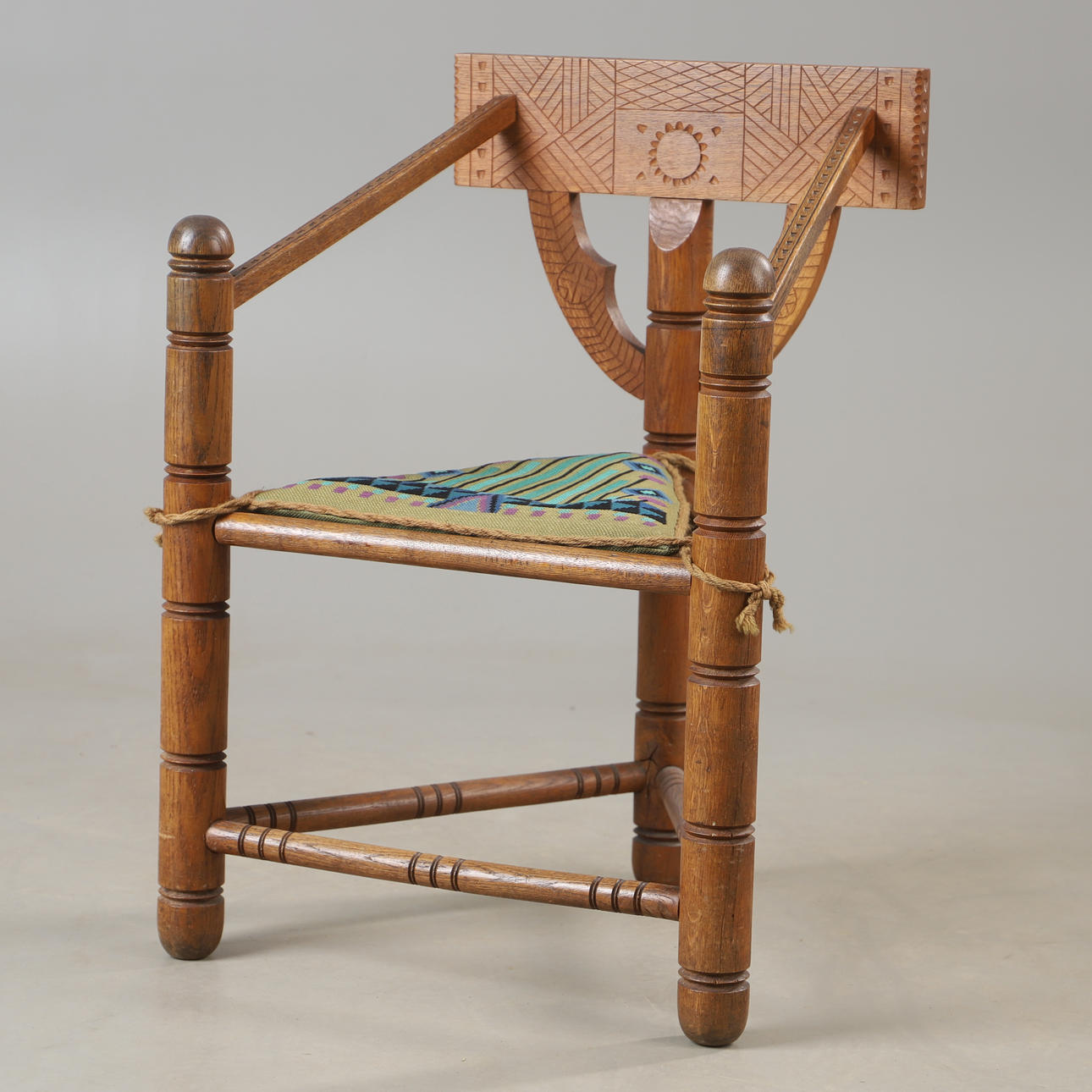 STOL, træ i egetræ, 20. århundrede.