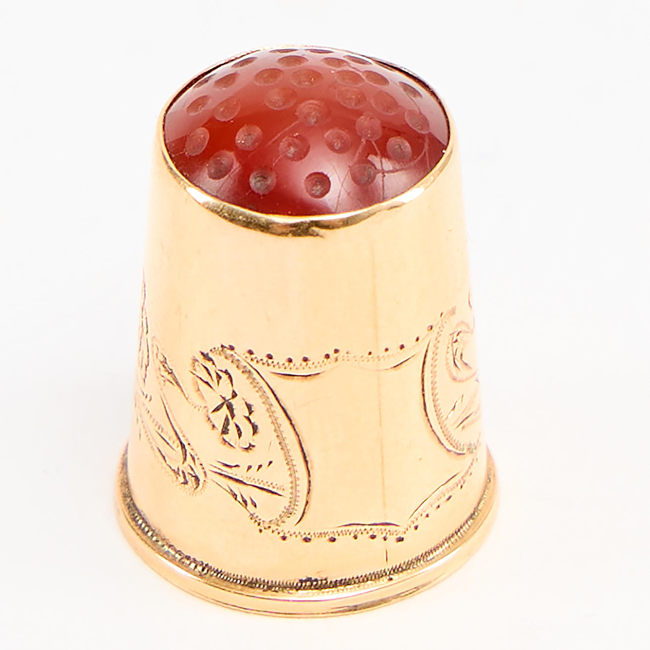THIMBLE 18K gold and carnelian.