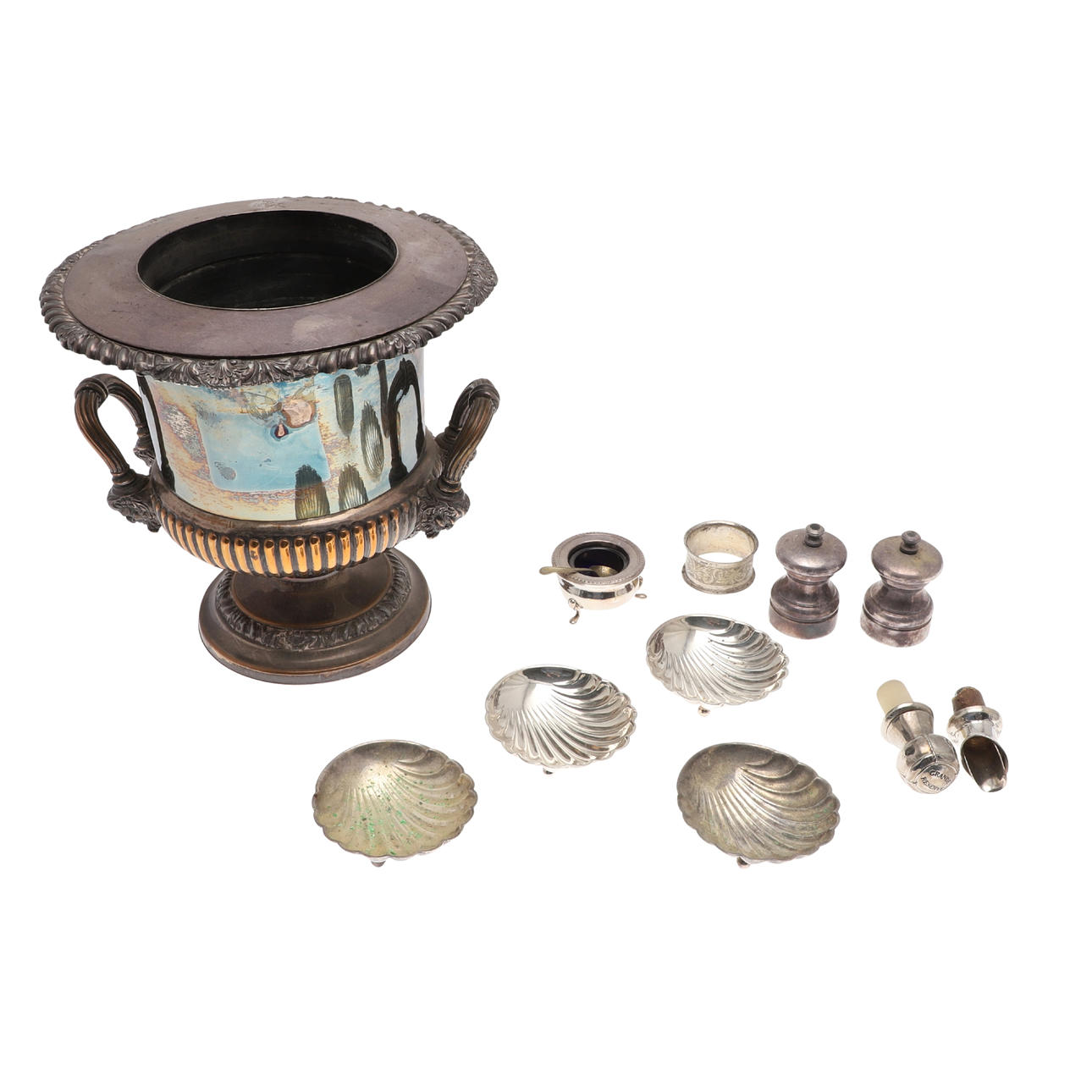 EN BLANDAD SAMLING AV SILVERPLÄTERADE VAROR. Silver & Metall - Nysilver ...