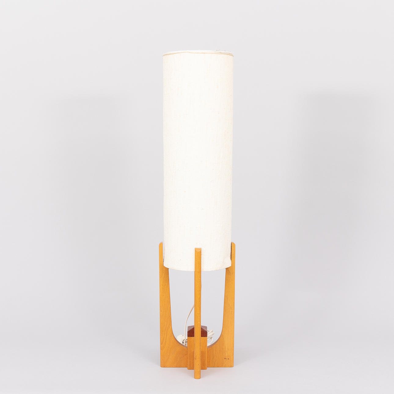 BORDSLAMPA, teak, 1900-talets andra hälft.