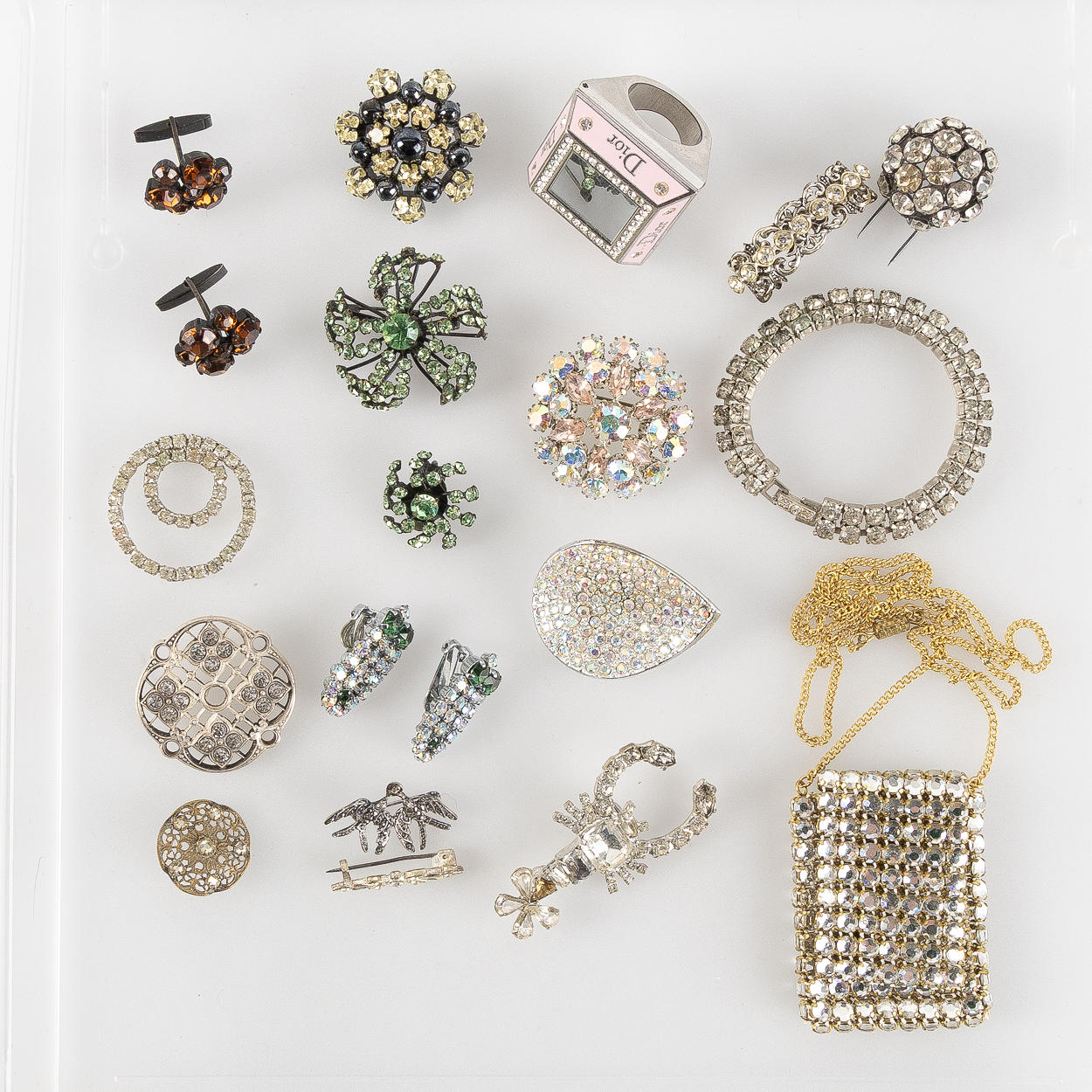 SAMLING BIJOUTERIER OCH PRECIOSA, 1920-2000-tal.