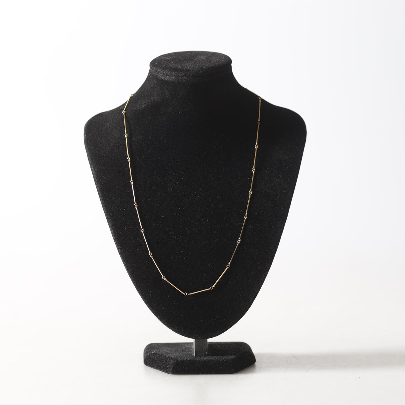 COLLIER, 18K guld, stavlänk. Totalvikt ca 4,3 gram.