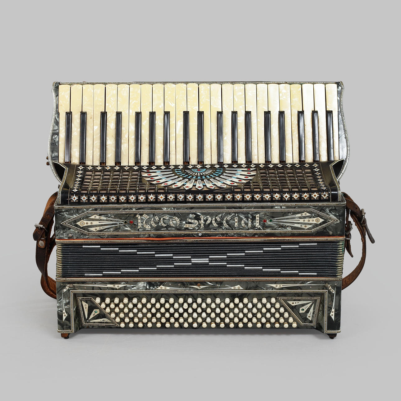 ACCORDION, Neco Special.