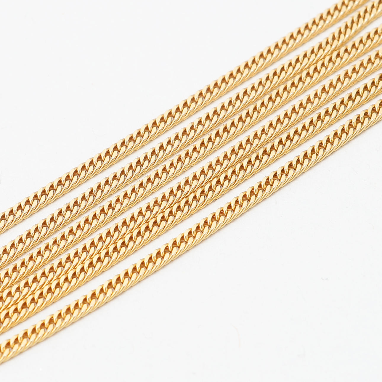 COLLIER, 18k guld, vikt ca 14,6 gram.